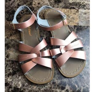 Salt Water Sandals by Hoy Shoes size 8 Rose gold